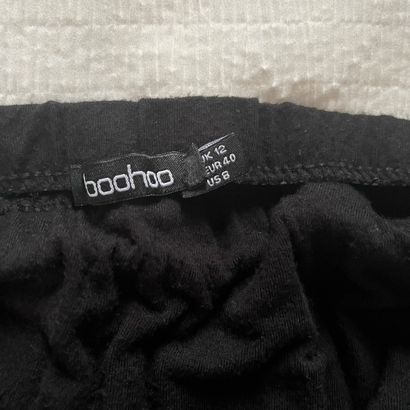 Two mini skirts - Picture 4 of 8